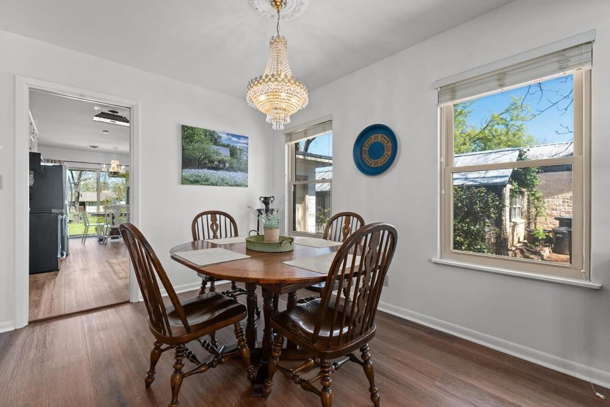 Vintage Veranda - Ping Pong Table & More Fredericksburg Exterior foto