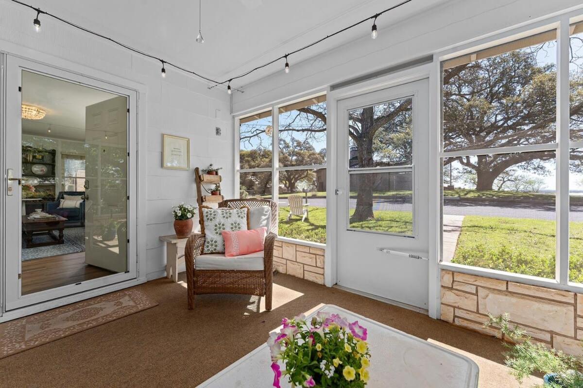 Vintage Veranda - Ping Pong Table & More Fredericksburg Exterior foto